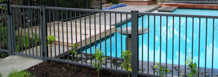 Barrier Pool Fence